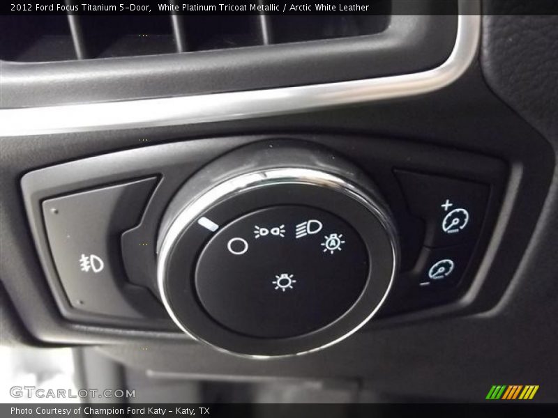 White Platinum Tricoat Metallic / Arctic White Leather 2012 Ford Focus Titanium 5-Door