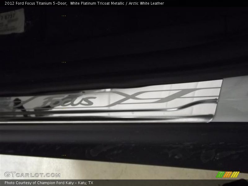 White Platinum Tricoat Metallic / Arctic White Leather 2012 Ford Focus Titanium 5-Door