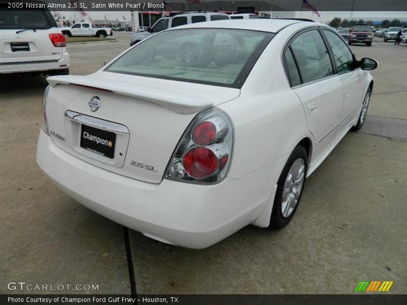 Satin White Pearl / Blond 2005 Nissan Altima 2.5 SL