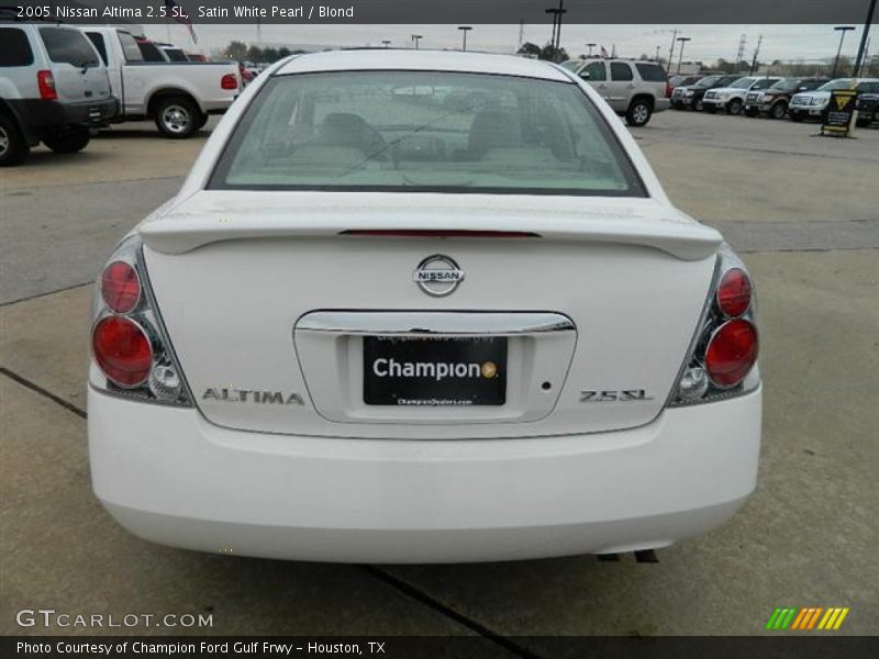Satin White Pearl / Blond 2005 Nissan Altima 2.5 SL