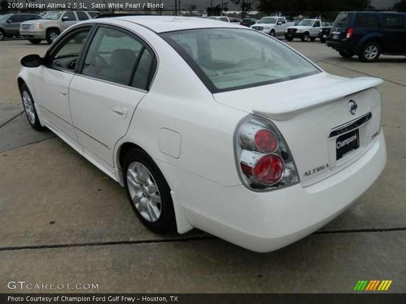 Satin White Pearl / Blond 2005 Nissan Altima 2.5 SL