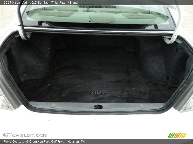 Satin White Pearl / Blond 2005 Nissan Altima 2.5 SL