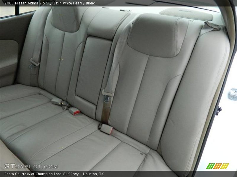 Satin White Pearl / Blond 2005 Nissan Altima 2.5 SL