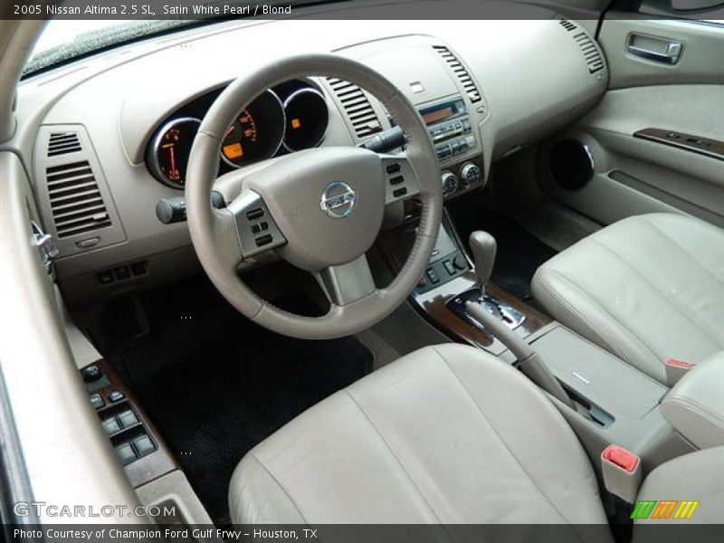 Satin White Pearl / Blond 2005 Nissan Altima 2.5 SL