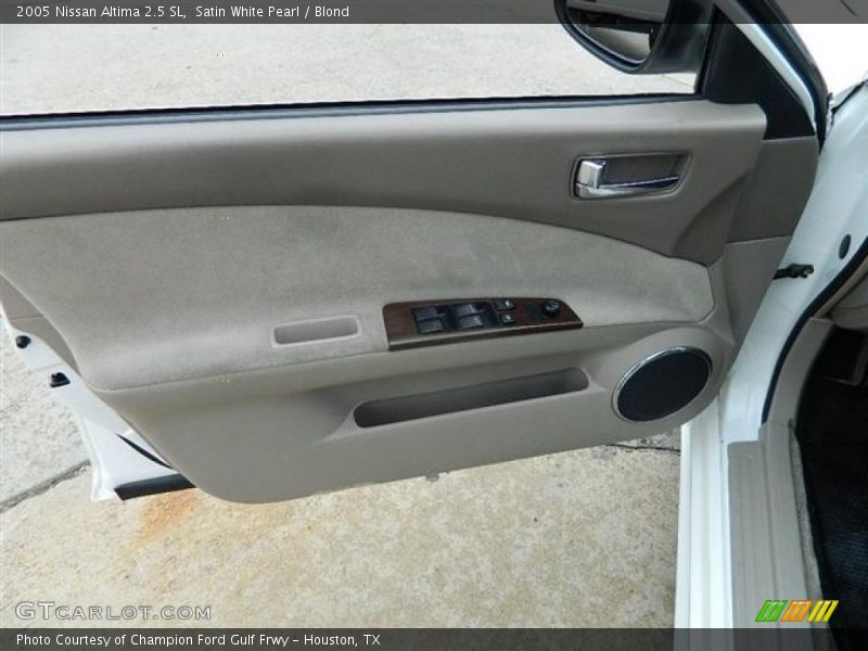 Satin White Pearl / Blond 2005 Nissan Altima 2.5 SL