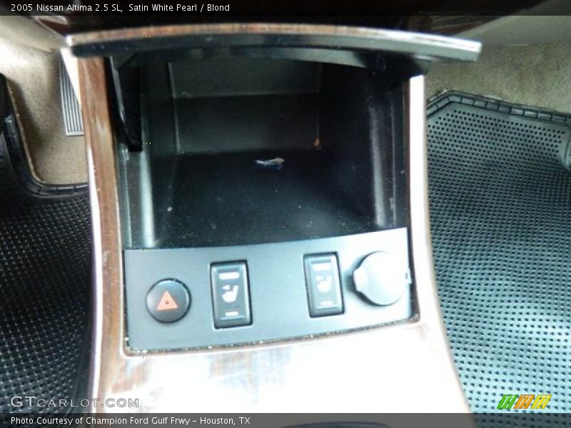 Satin White Pearl / Blond 2005 Nissan Altima 2.5 SL