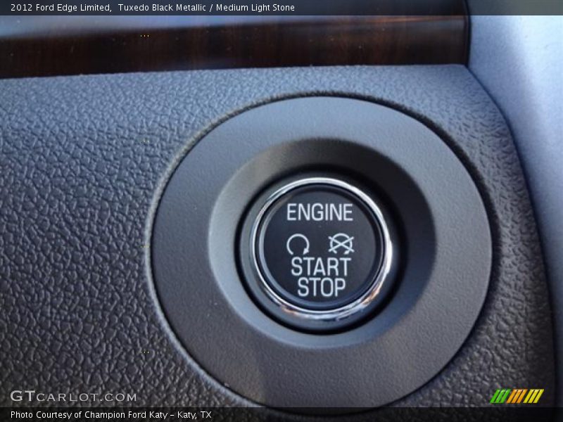Tuxedo Black Metallic / Medium Light Stone 2012 Ford Edge Limited