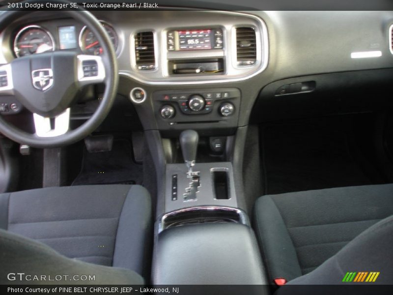 Toxic Orange Pearl / Black 2011 Dodge Charger SE