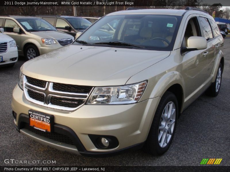 White Gold Metallic / Black/Light Frost Beige 2011 Dodge Journey Mainstreet