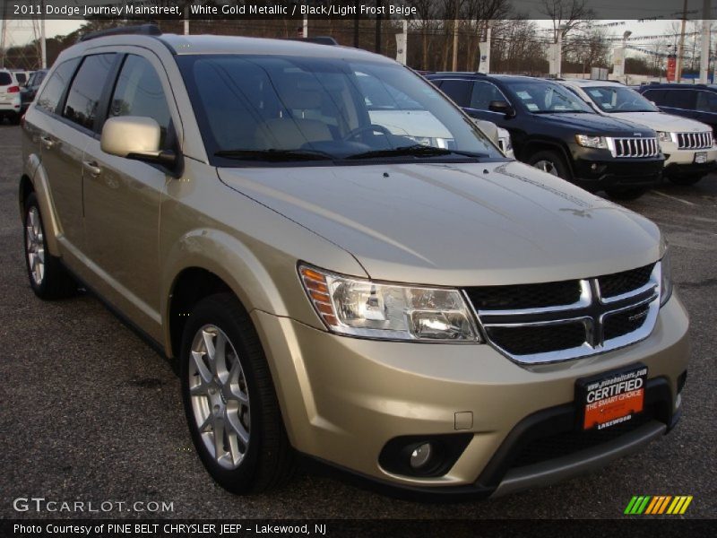 White Gold Metallic / Black/Light Frost Beige 2011 Dodge Journey Mainstreet