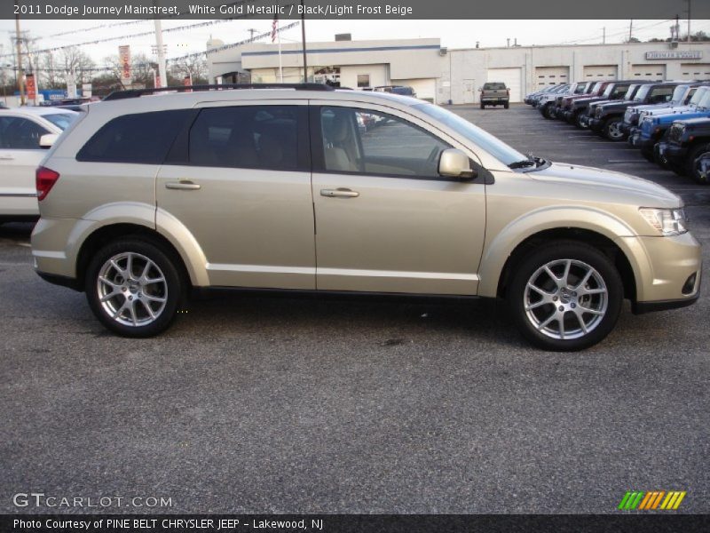 White Gold Metallic / Black/Light Frost Beige 2011 Dodge Journey Mainstreet