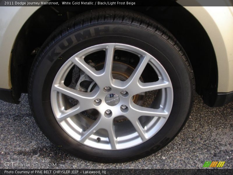 White Gold Metallic / Black/Light Frost Beige 2011 Dodge Journey Mainstreet