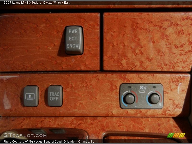 Controls of 2005 LS 430 Sedan
