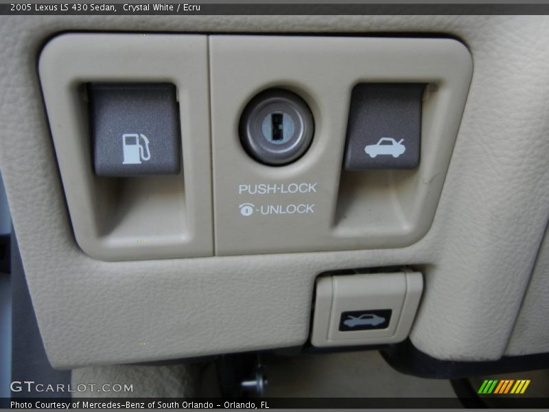 Controls of 2005 LS 430 Sedan