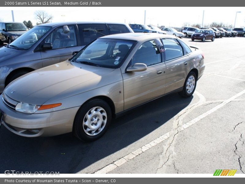 Medium Gold / Black 2000 Saturn L Series LS1 Sedan
