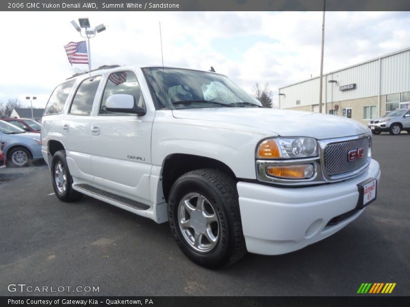 Summit White / Sandstone 2006 GMC Yukon Denali AWD