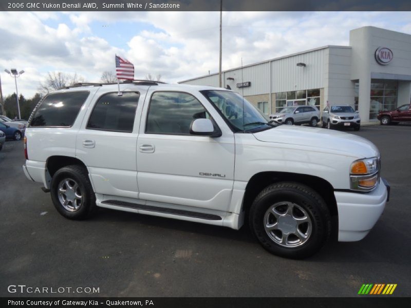 Summit White / Sandstone 2006 GMC Yukon Denali AWD