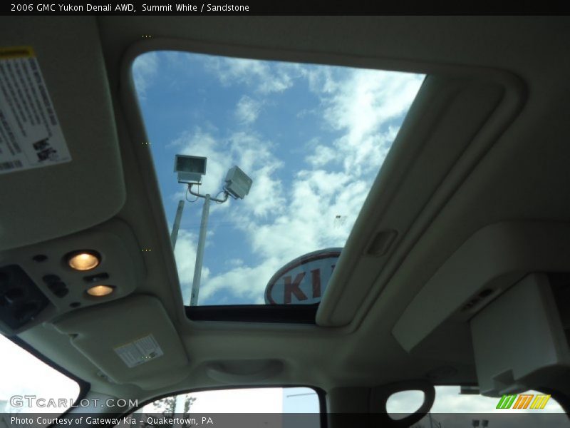 Summit White / Sandstone 2006 GMC Yukon Denali AWD