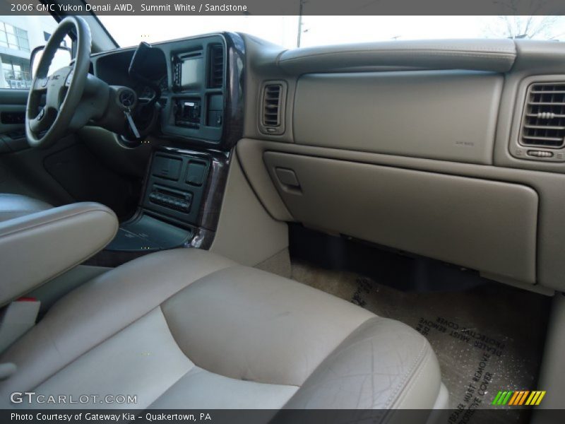 Summit White / Sandstone 2006 GMC Yukon Denali AWD