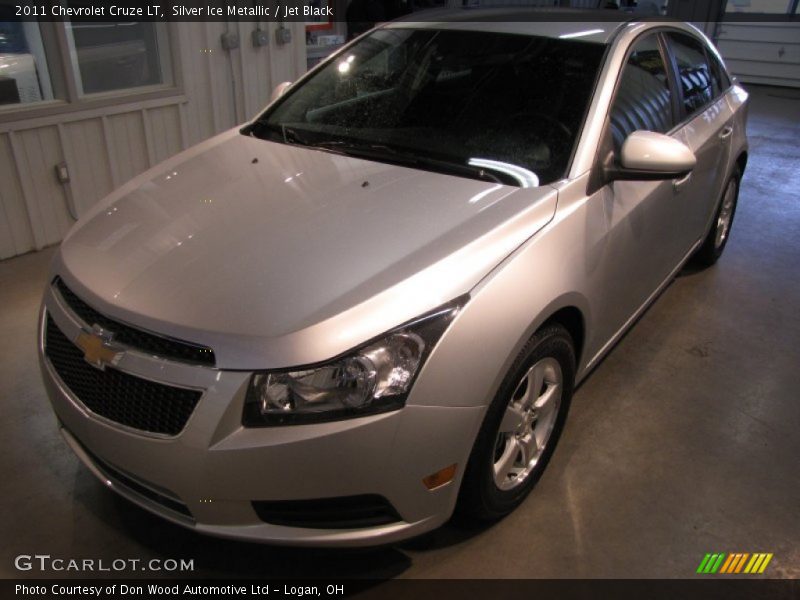 Silver Ice Metallic / Jet Black 2011 Chevrolet Cruze LT