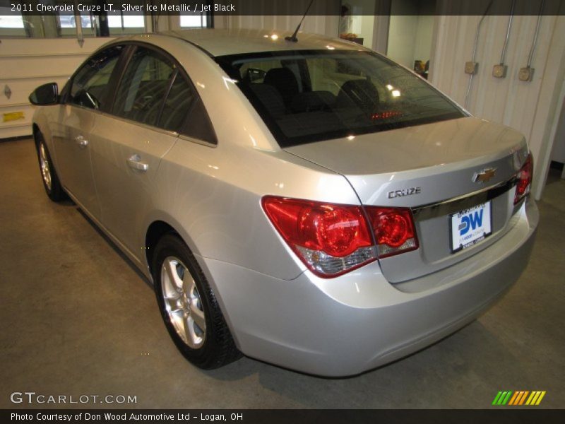 Silver Ice Metallic / Jet Black 2011 Chevrolet Cruze LT
