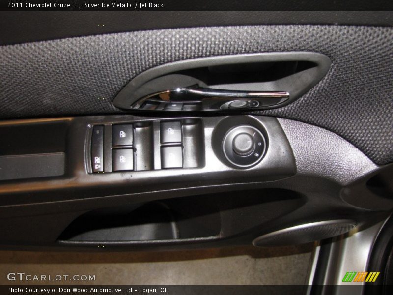 Silver Ice Metallic / Jet Black 2011 Chevrolet Cruze LT