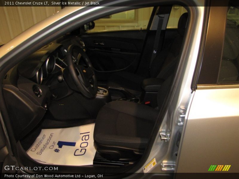 Silver Ice Metallic / Jet Black 2011 Chevrolet Cruze LT
