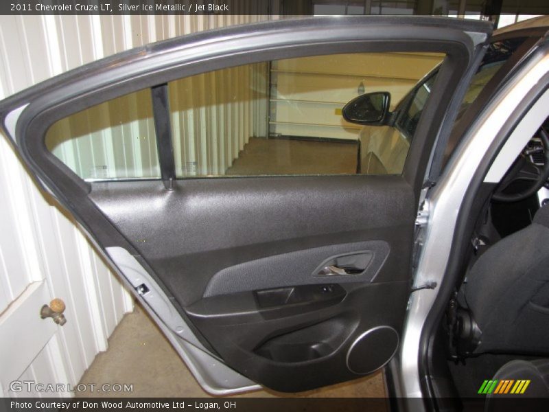 Silver Ice Metallic / Jet Black 2011 Chevrolet Cruze LT