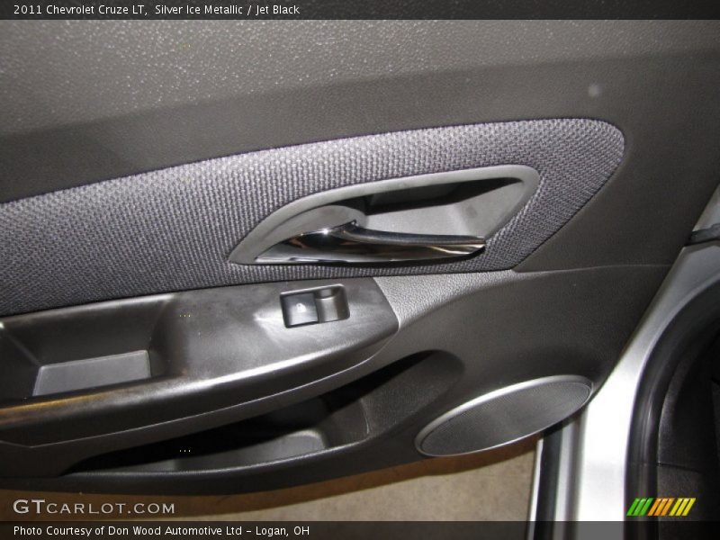 Silver Ice Metallic / Jet Black 2011 Chevrolet Cruze LT