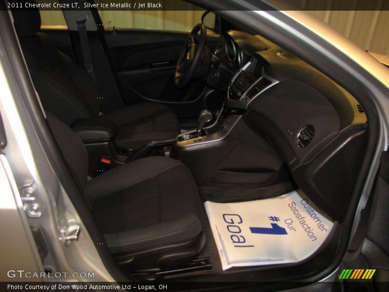 Silver Ice Metallic / Jet Black 2011 Chevrolet Cruze LT
