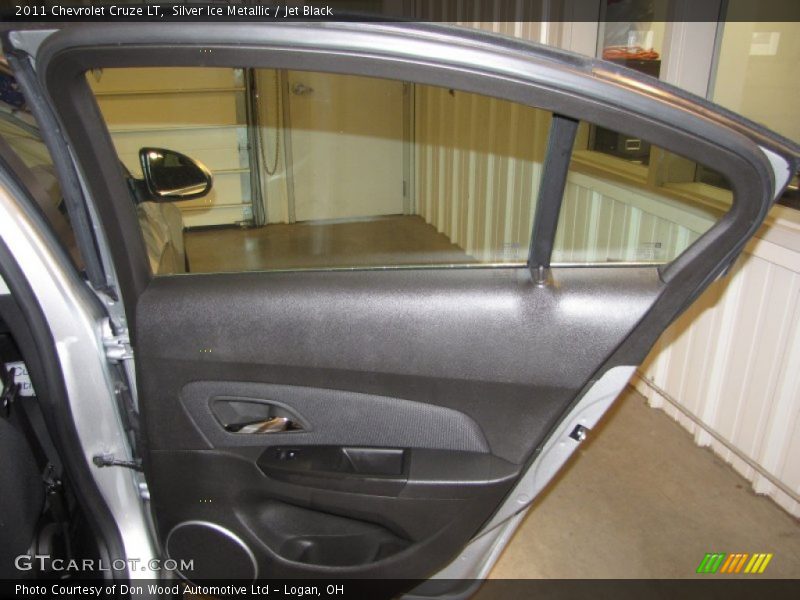 Silver Ice Metallic / Jet Black 2011 Chevrolet Cruze LT