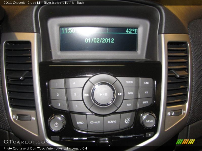 Silver Ice Metallic / Jet Black 2011 Chevrolet Cruze LT