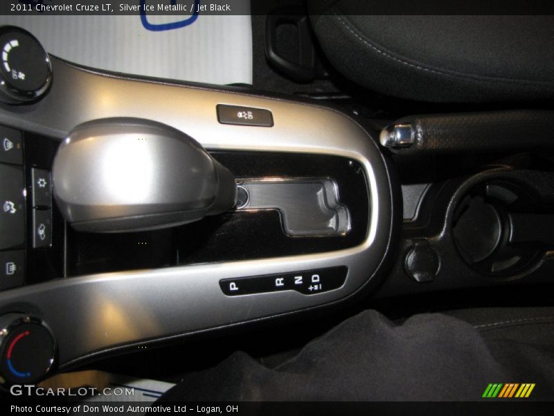 Silver Ice Metallic / Jet Black 2011 Chevrolet Cruze LT