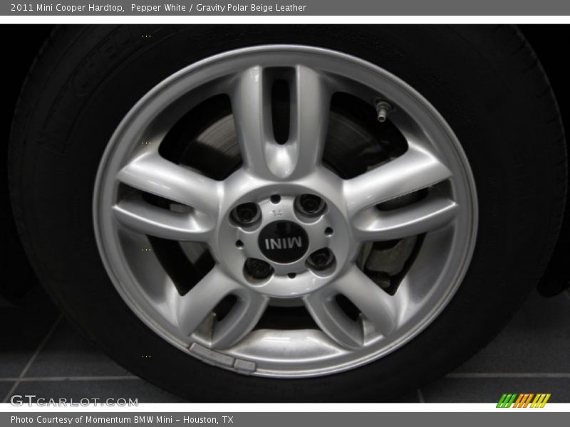 Pepper White / Gravity Polar Beige Leather 2011 Mini Cooper Hardtop