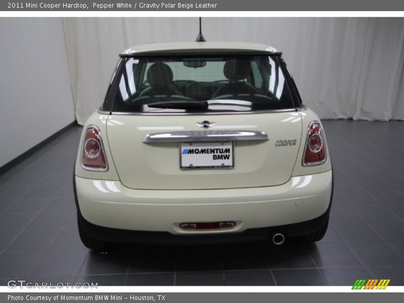 Pepper White / Gravity Polar Beige Leather 2011 Mini Cooper Hardtop