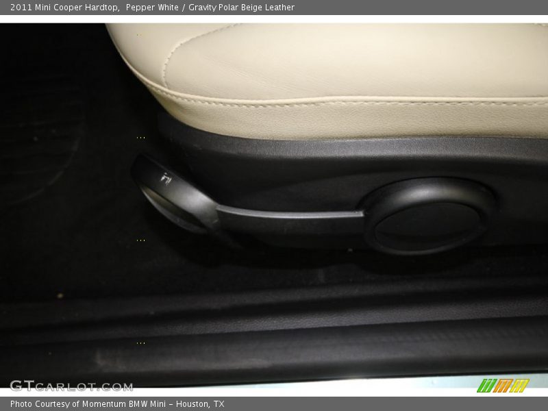 Pepper White / Gravity Polar Beige Leather 2011 Mini Cooper Hardtop