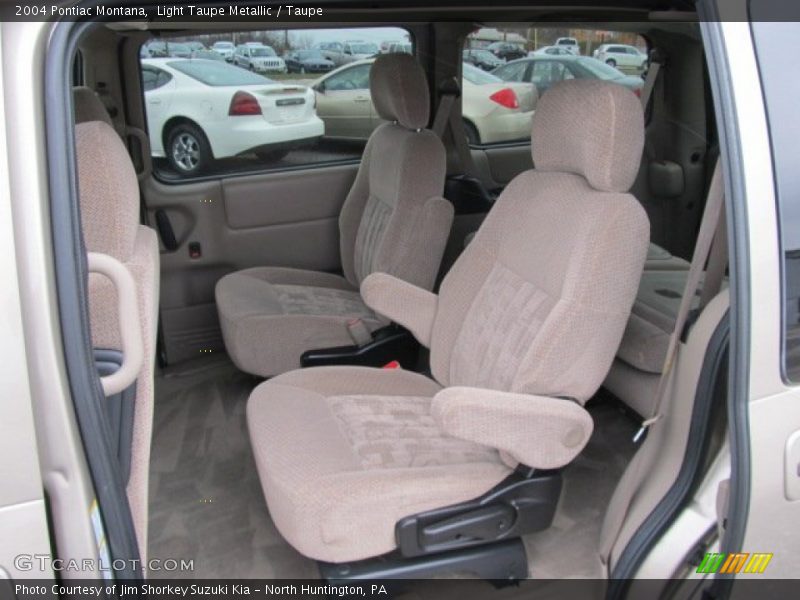  2004 Montana  Taupe Interior