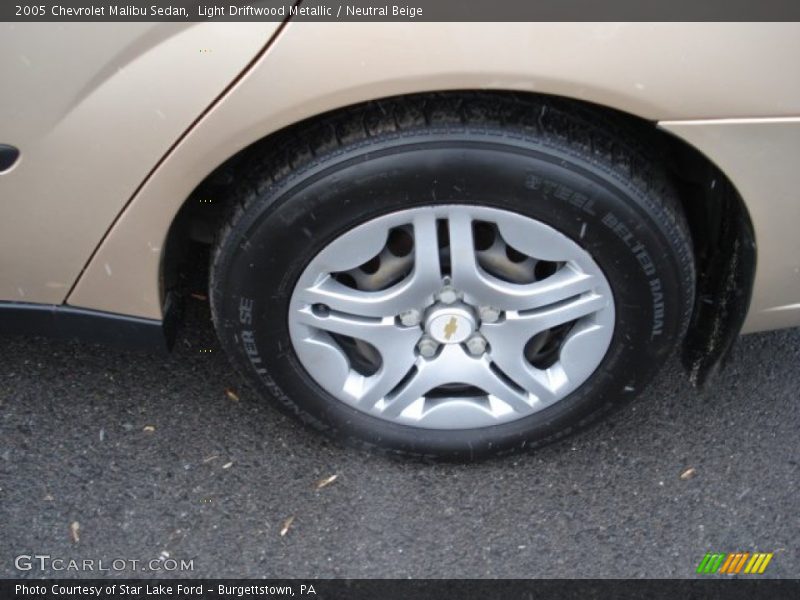 Light Driftwood Metallic / Neutral Beige 2005 Chevrolet Malibu Sedan