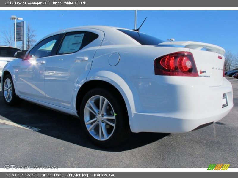 Bright White / Black 2012 Dodge Avenger SXT