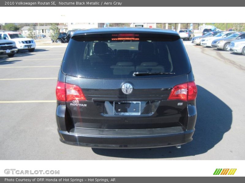 Nocturne Black Metallic / Aero Gray 2010 Volkswagen Routan SE
