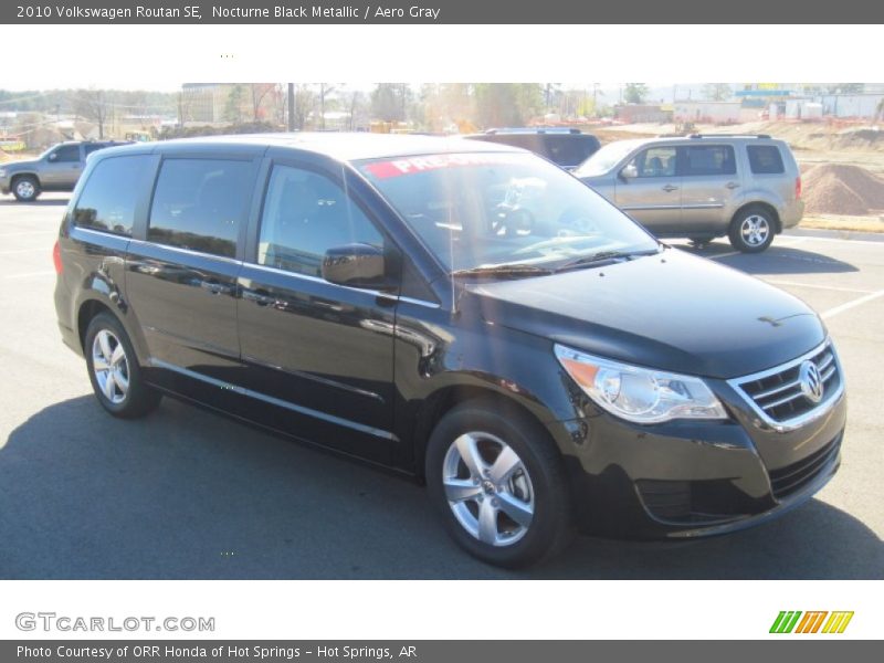 Nocturne Black Metallic / Aero Gray 2010 Volkswagen Routan SE