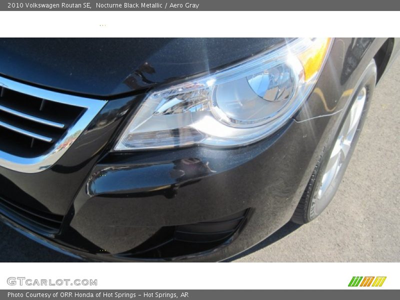 Nocturne Black Metallic / Aero Gray 2010 Volkswagen Routan SE