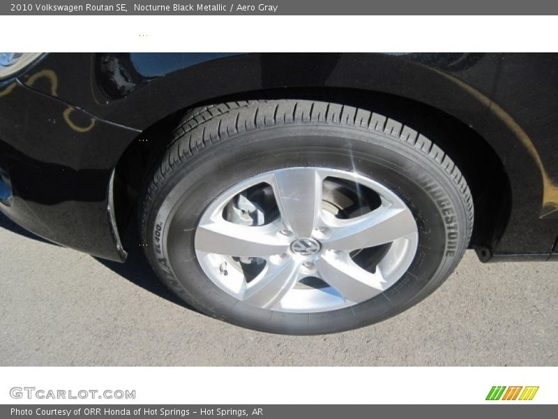 Nocturne Black Metallic / Aero Gray 2010 Volkswagen Routan SE