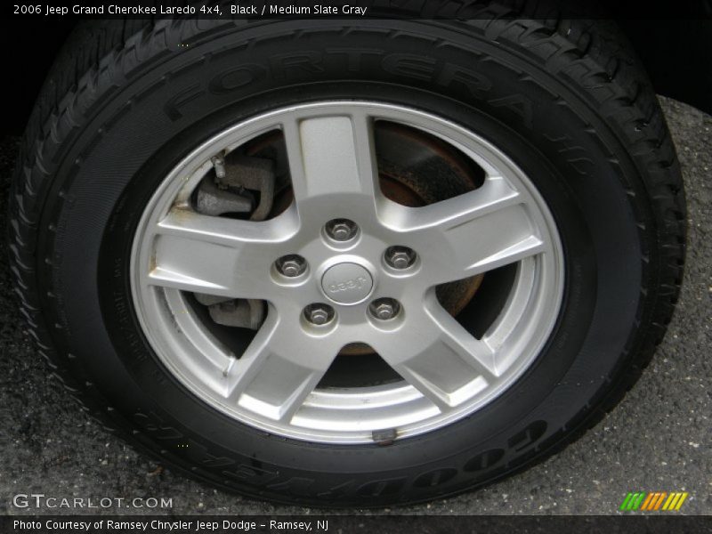 Black / Medium Slate Gray 2006 Jeep Grand Cherokee Laredo 4x4