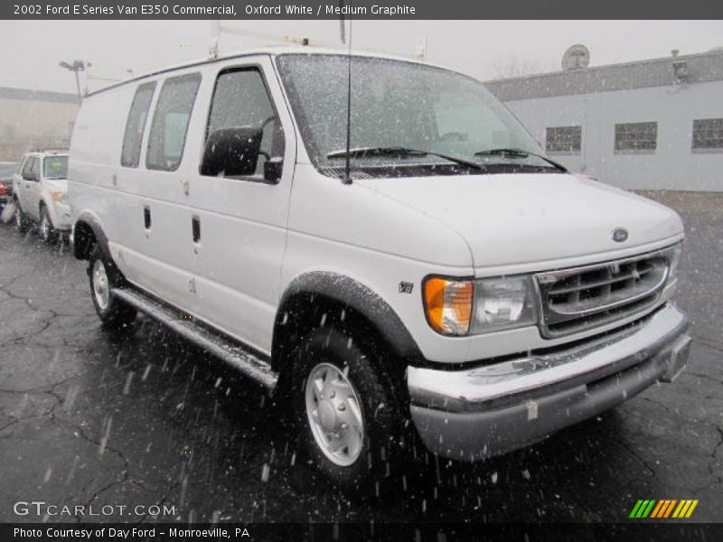 Front 3/4 View of 2002 E Series Van E350 Commercial
