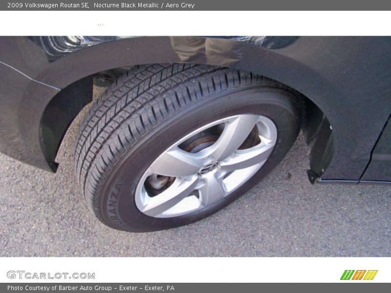 Nocturne Black Metallic / Aero Grey 2009 Volkswagen Routan SE