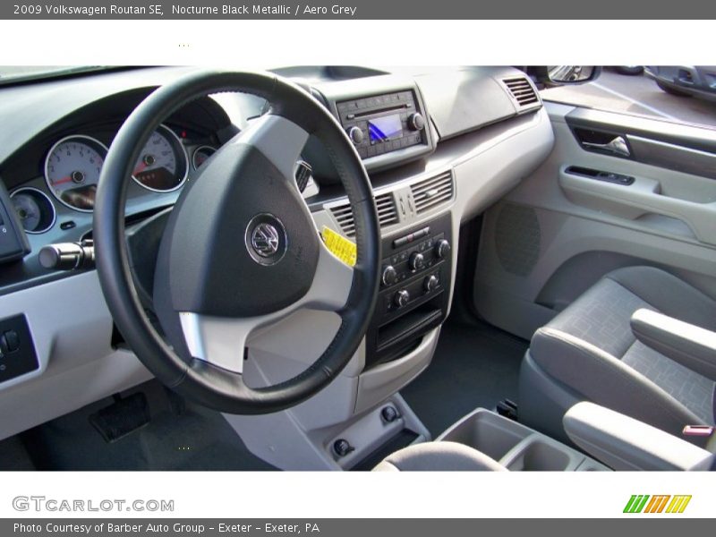 Nocturne Black Metallic / Aero Grey 2009 Volkswagen Routan SE
