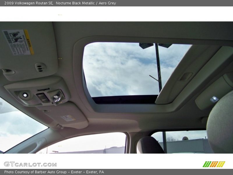 Nocturne Black Metallic / Aero Grey 2009 Volkswagen Routan SE