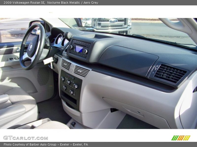 Nocturne Black Metallic / Aero Grey 2009 Volkswagen Routan SE