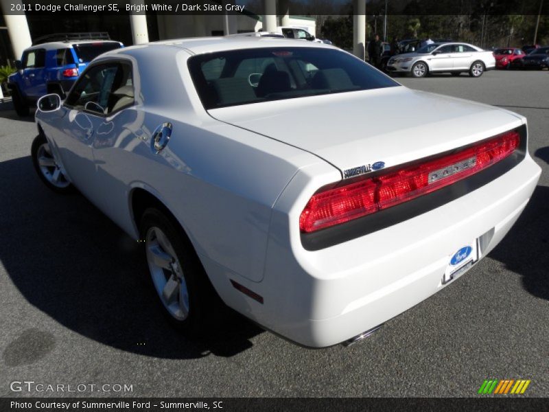 Bright White / Dark Slate Gray 2011 Dodge Challenger SE